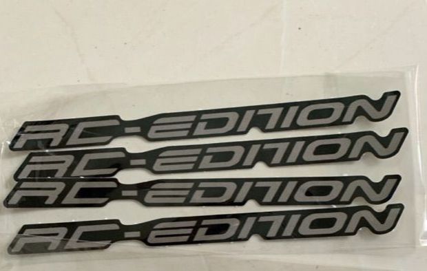 Tem rc edition xám dán chân phuộc đen