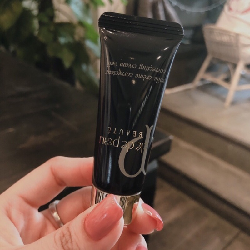 Kem lót dưỡng trắng da lên tông tự nhiên - có chống nắng Cle De Peau 10ml, cam kết sản phẩm đúng mô tả, chất lượng đảm bảo giá rẻ