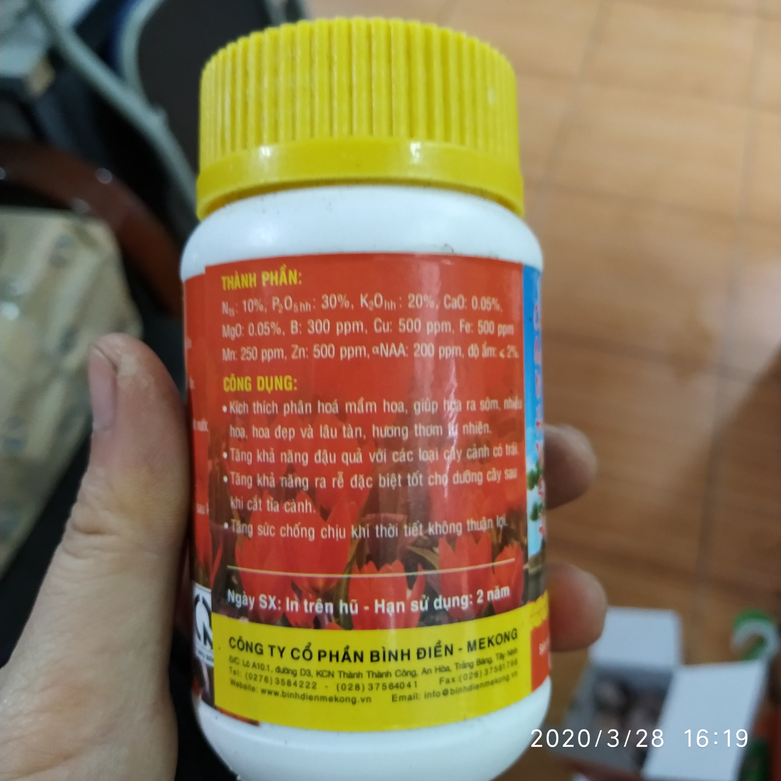 Phân bón lá đầu trâu 701 kích thích ra hoa 100g