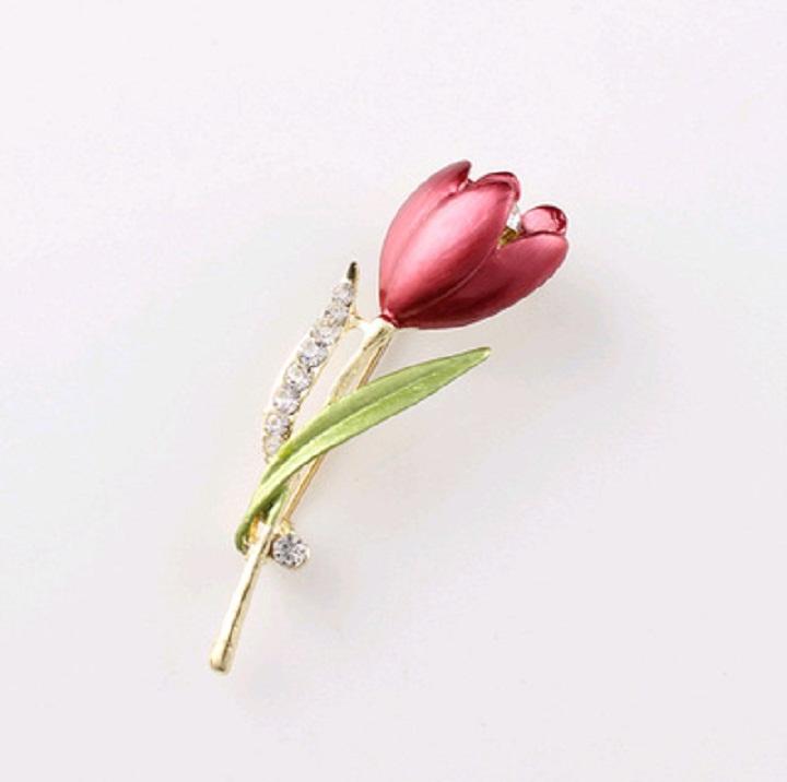 Cài áo bông hoa hồng đỏ