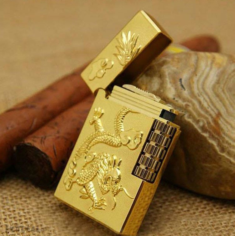 HỘP QUẸT CHẠM KHẮC RỒNG VÀNG