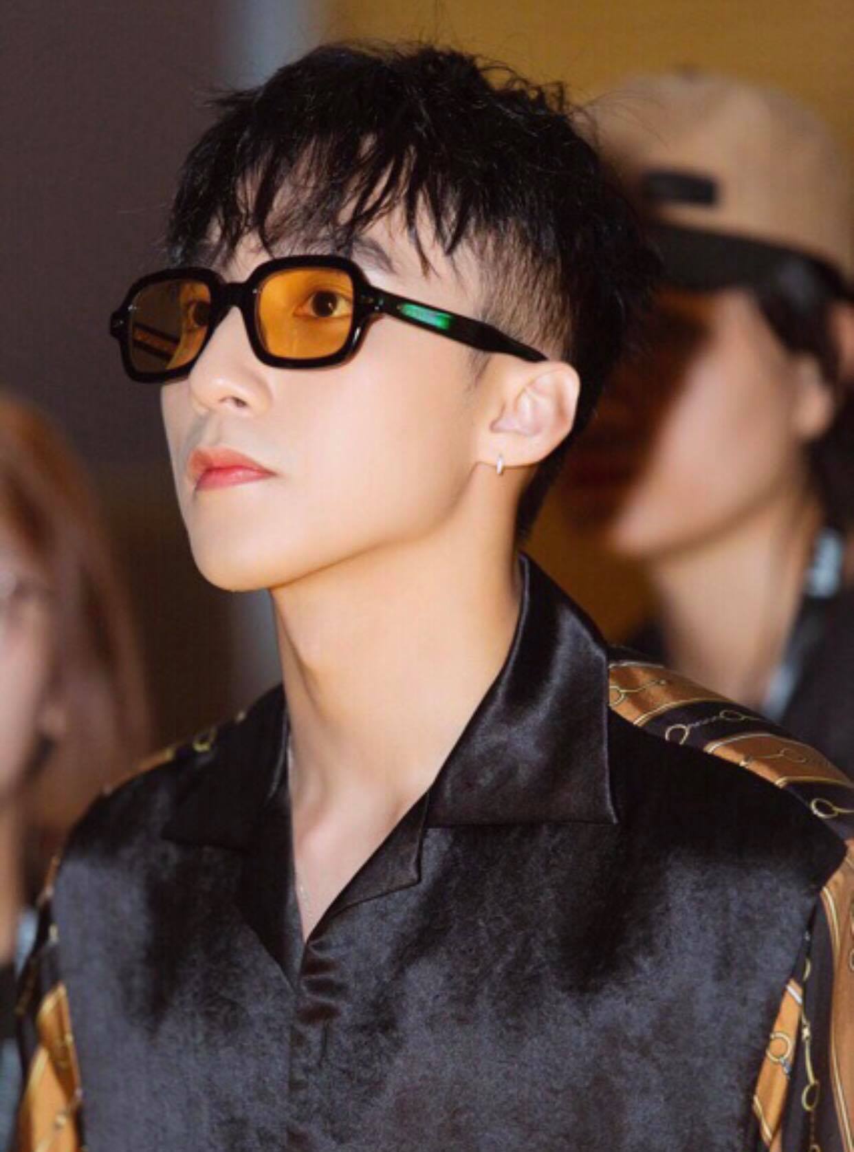 Kính màu vàng Mắt vuông Sơn Tùng - siêu HOT