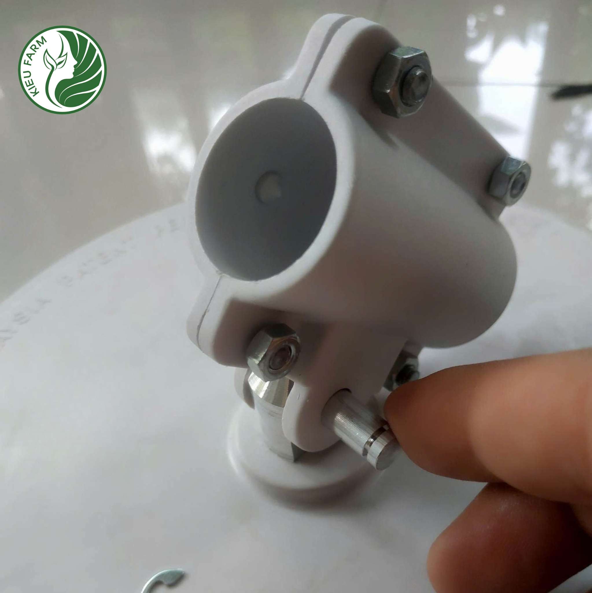 Chổi vệ sinh nhà màng 360 độ_KIEUFARM_Chất lượng cao, đảm bảo vệ sinh nhà màng hiệu quả