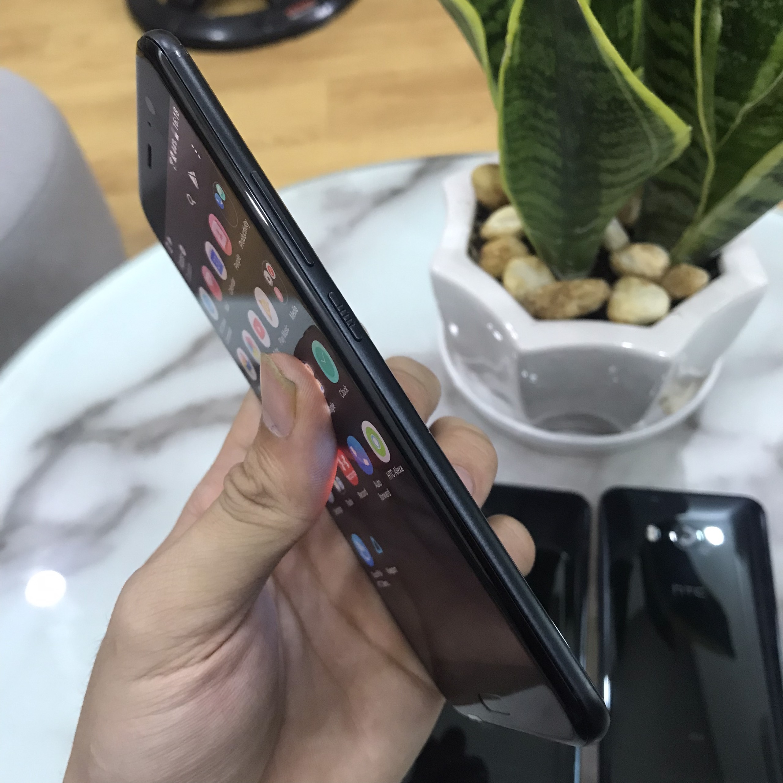 Điện thoại HTC U11 bản 2 sim 4/64GB