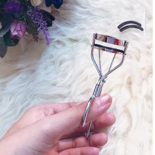 Bấm Mi Nhật Bản
