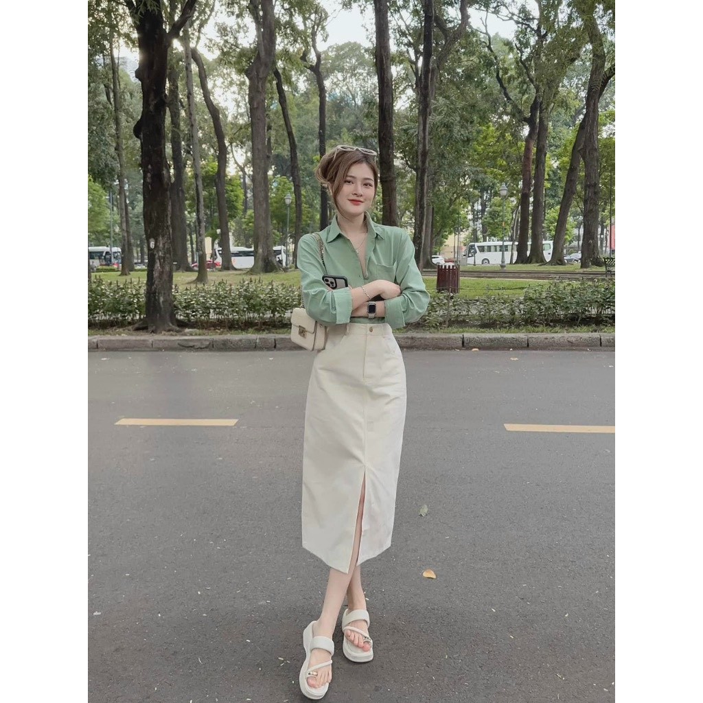 Sét váy kaki mix áo sơ mi sang chảnh , bộ váy kaki kèm áo sơ mi nữ thời trang dạo phố , thời trang công sở