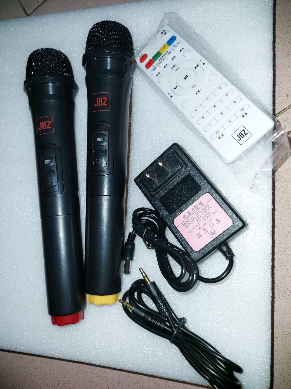 Loa kéo Jbz - J7 + 2 micro không dây ... mẫu mới 2020