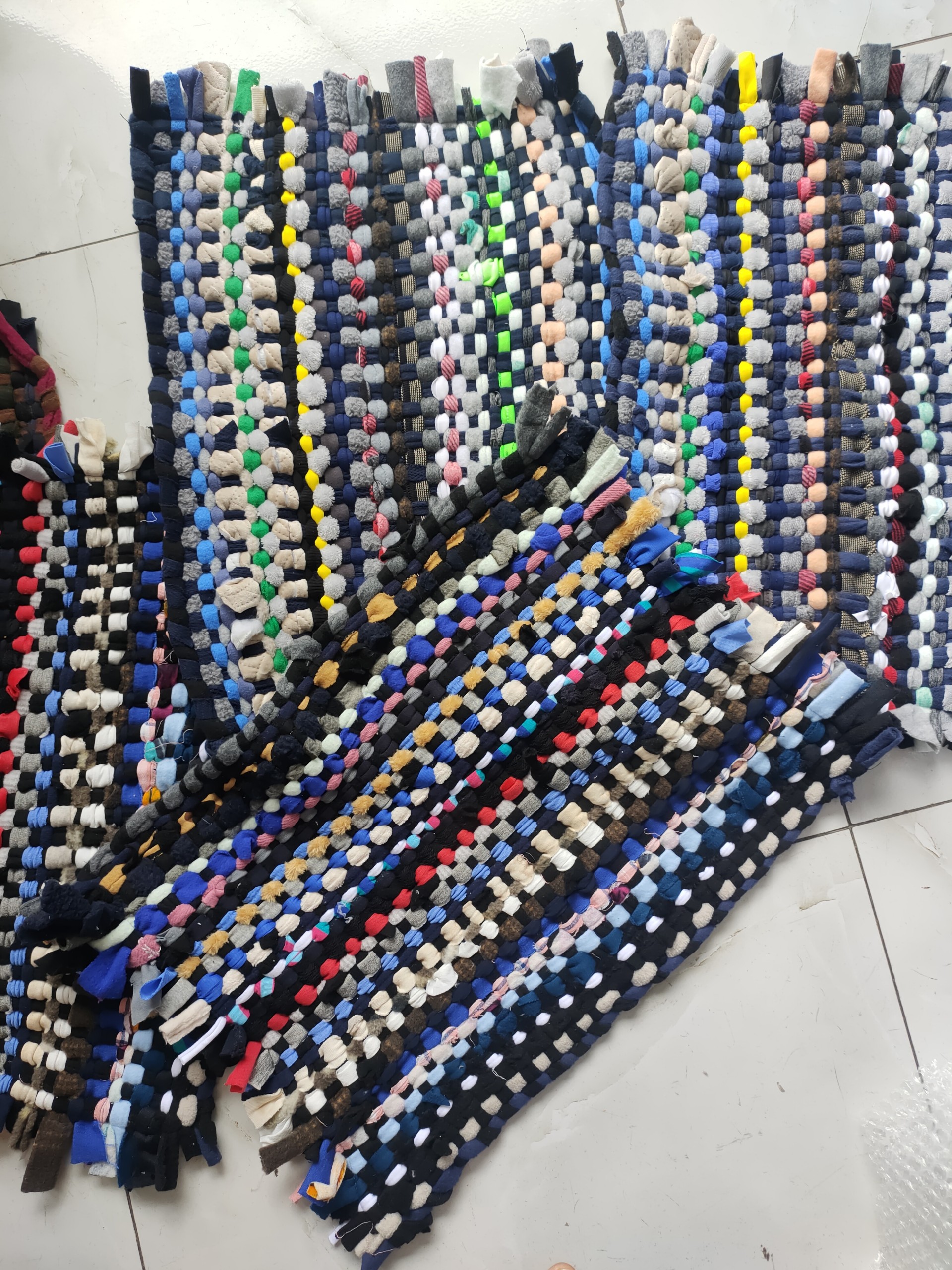 Thảm Chùi Chân Sợi Vải Nỉ Đan Siêu Thấm Hút (Màu ngẫu nhiên)