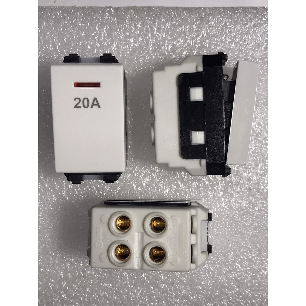Công Tắc 20A Bình Nóng Lạnh S18Cc Sino