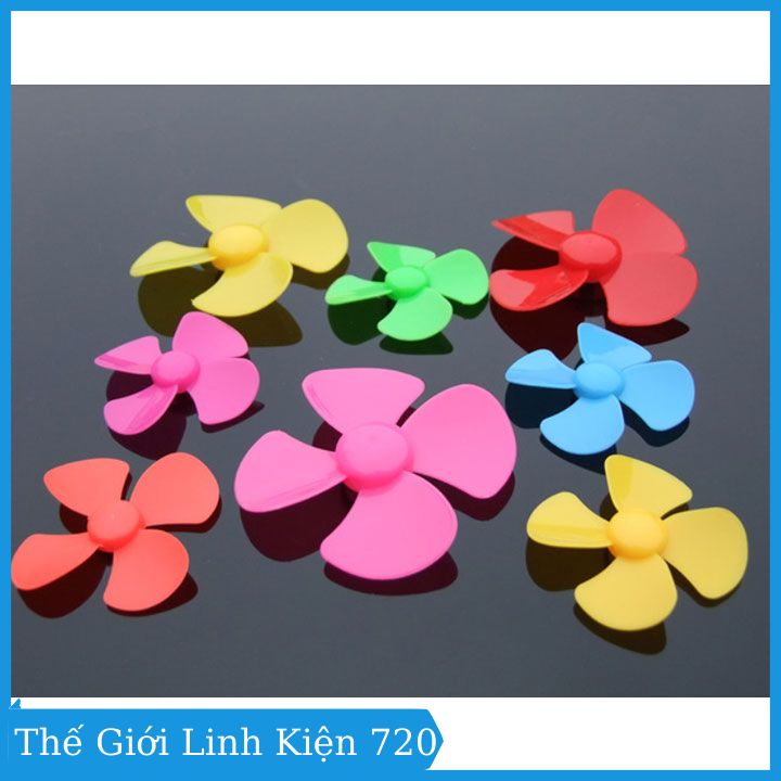 Propeller mini for motor width 56mm shaft 2mm plastic material flexible, 4 Color random