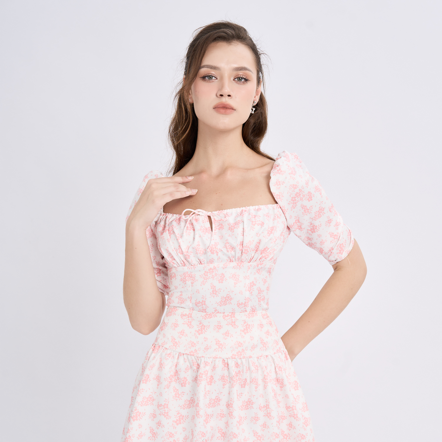 Chân váy mini xòe lụa in hoa Maybi