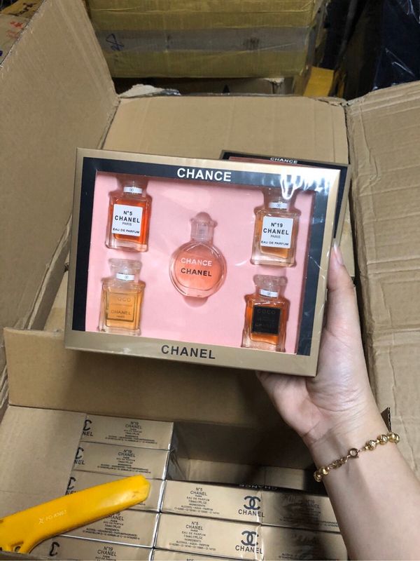 [HCM]set nước hoa  mini hộp giấy 5 chai