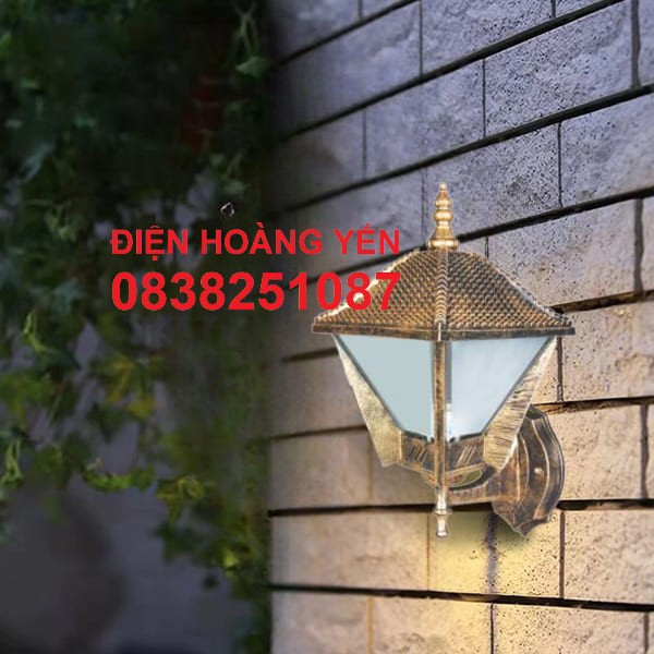 đèn vách ngoài trời cổ điển