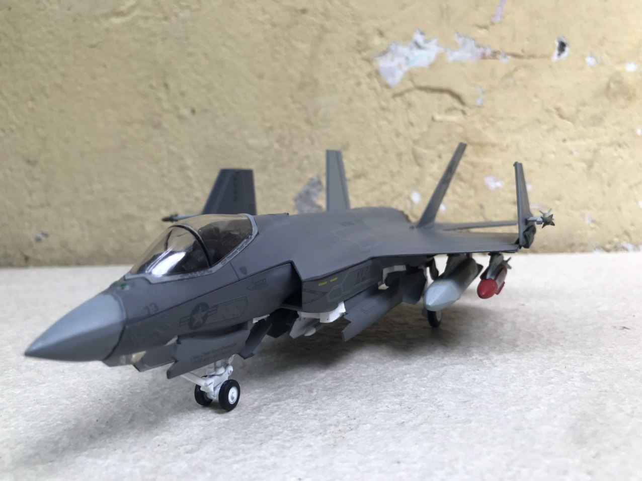 [HCM]Mô hình Máy bay F- 35C Lightning II 1:72