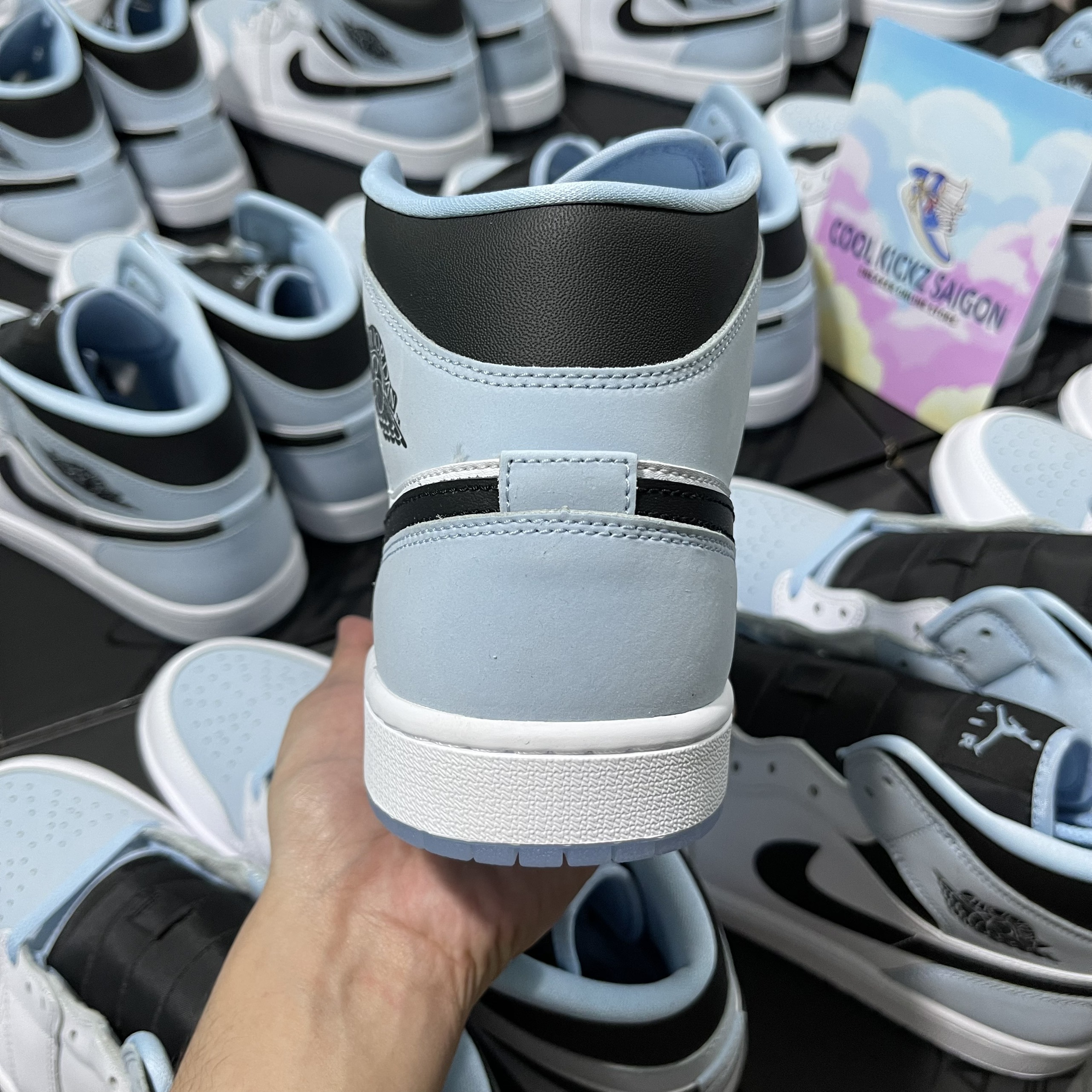 [CHÍNH HÃNG] Jordan 1 Mid Ice Blue Full Box Tem Tag (DV1308-104)
