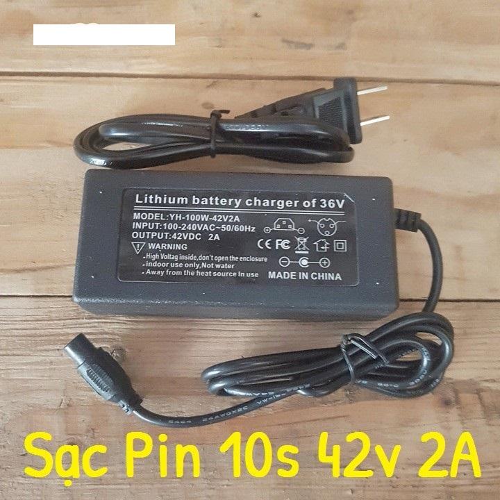 Sạc Xe Điện Cân Bằng