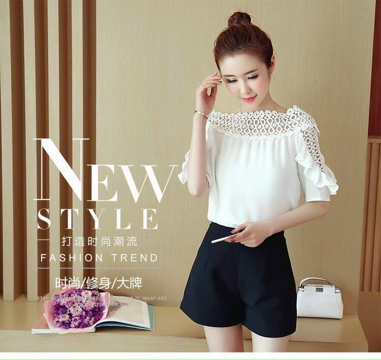 Áo kiểu nữ cổ trễ phối ren tay bèo