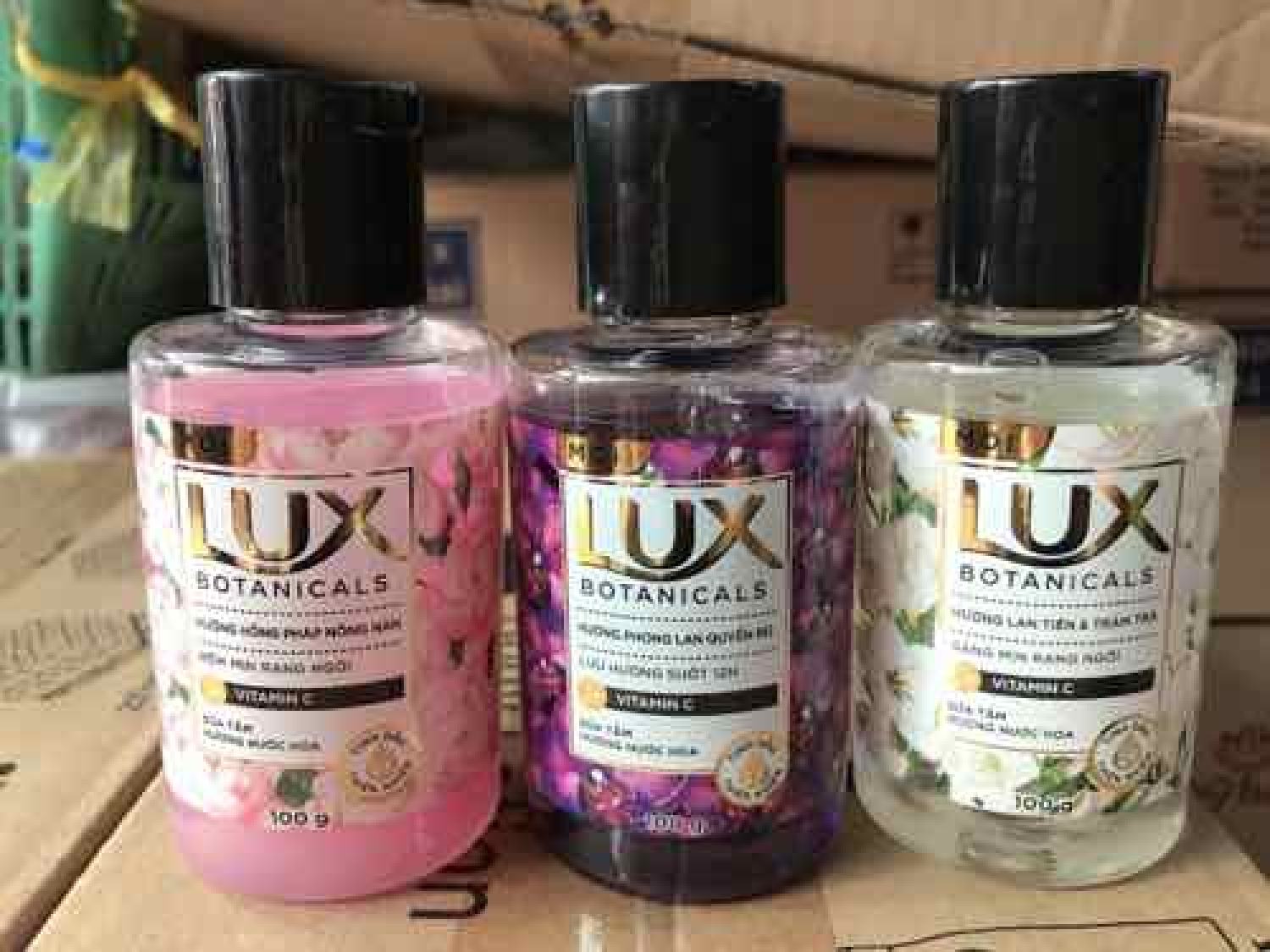 Sữa tắm quyến rũ nồng nàng Lux 100g