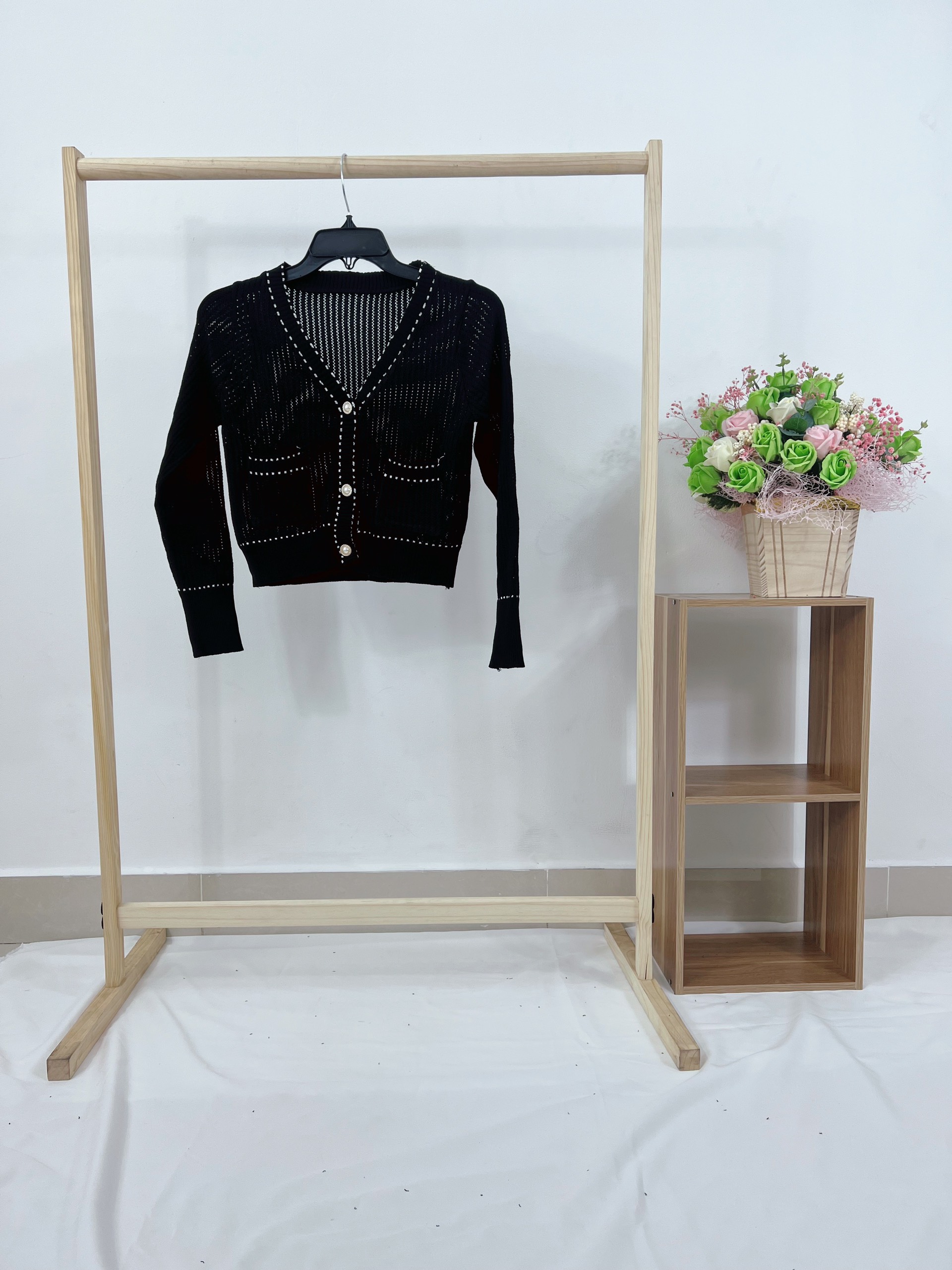 Áo Khoác Cardigan Len Mỏng Form Lửng Chỉ Viền Nút Ngọc