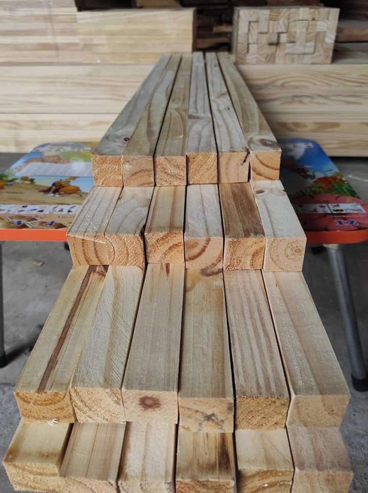 thanh gỗ thông dày 1,5cm nhiều kích thước lựa chọn bào 4 mặt đẹp