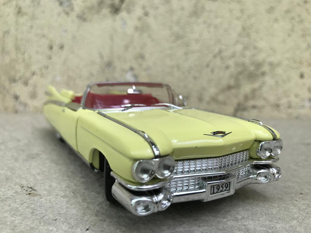 [HCM]Mô hình xe cổ CADILLAC Eldorado 1959 - 1:32