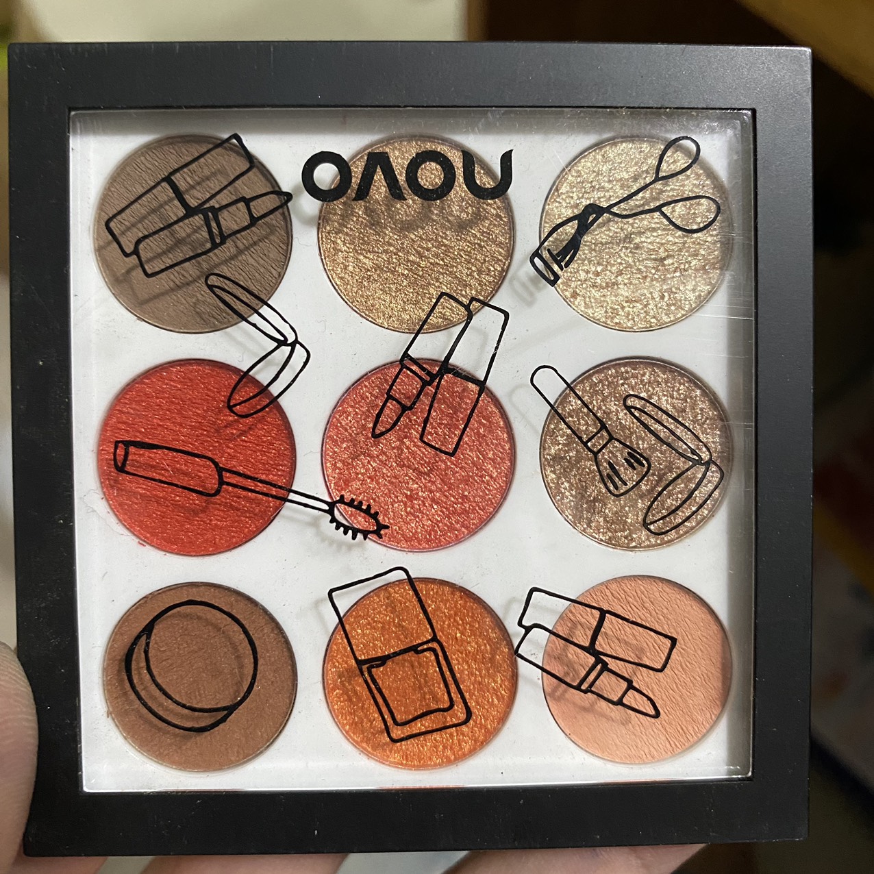 Phấn mắt nhủ bao lì novo 9 ô makeup studio tròn