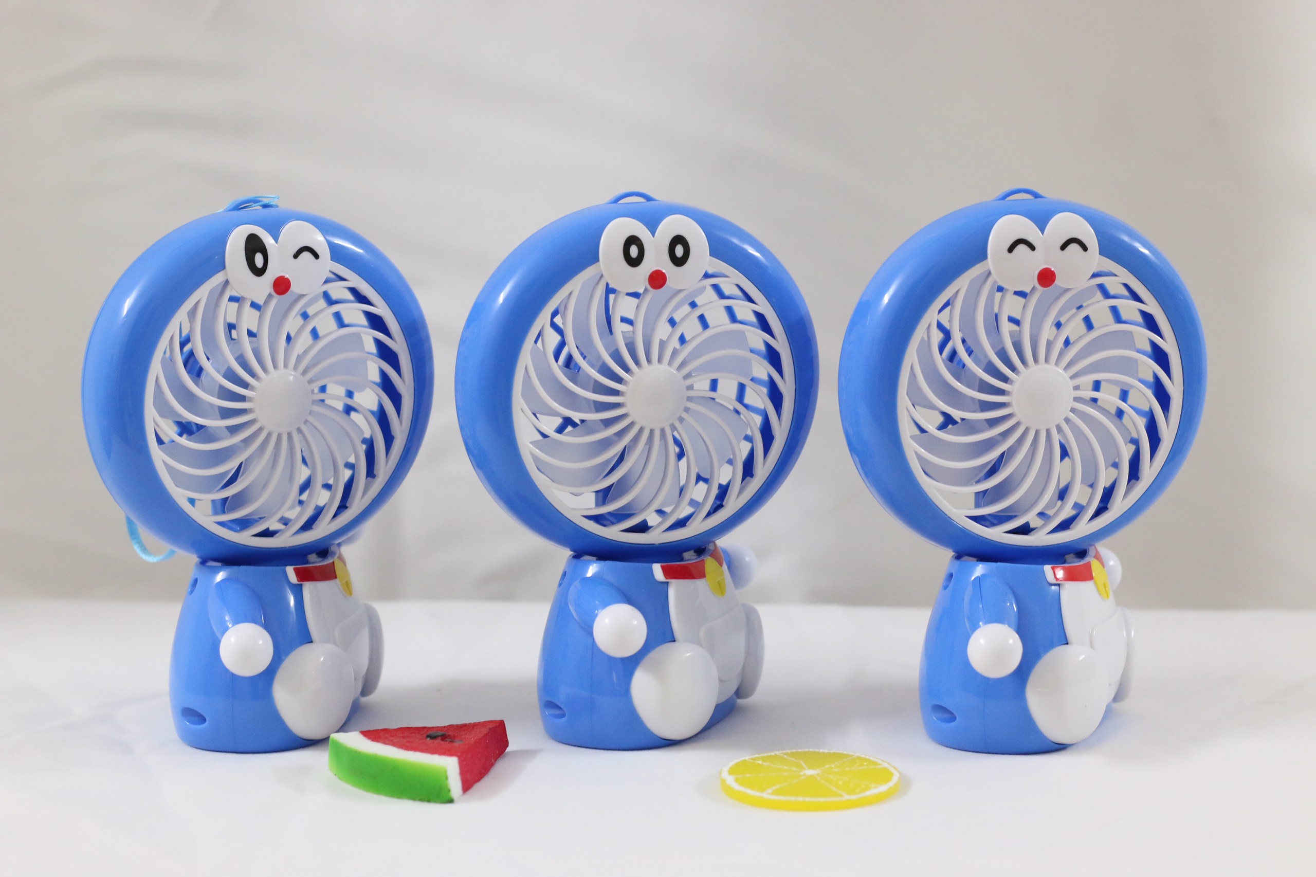 Quạt Tích Điện Mini Có Đèn Doremon Doraemon