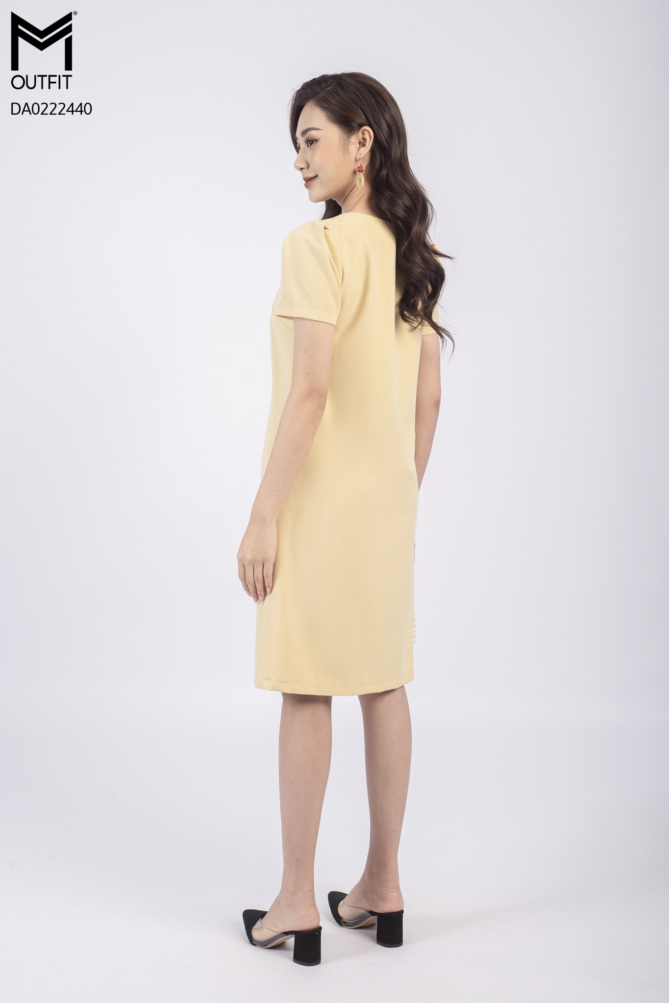 Đầm dáng suông, thêu hoa - Mmoutfit