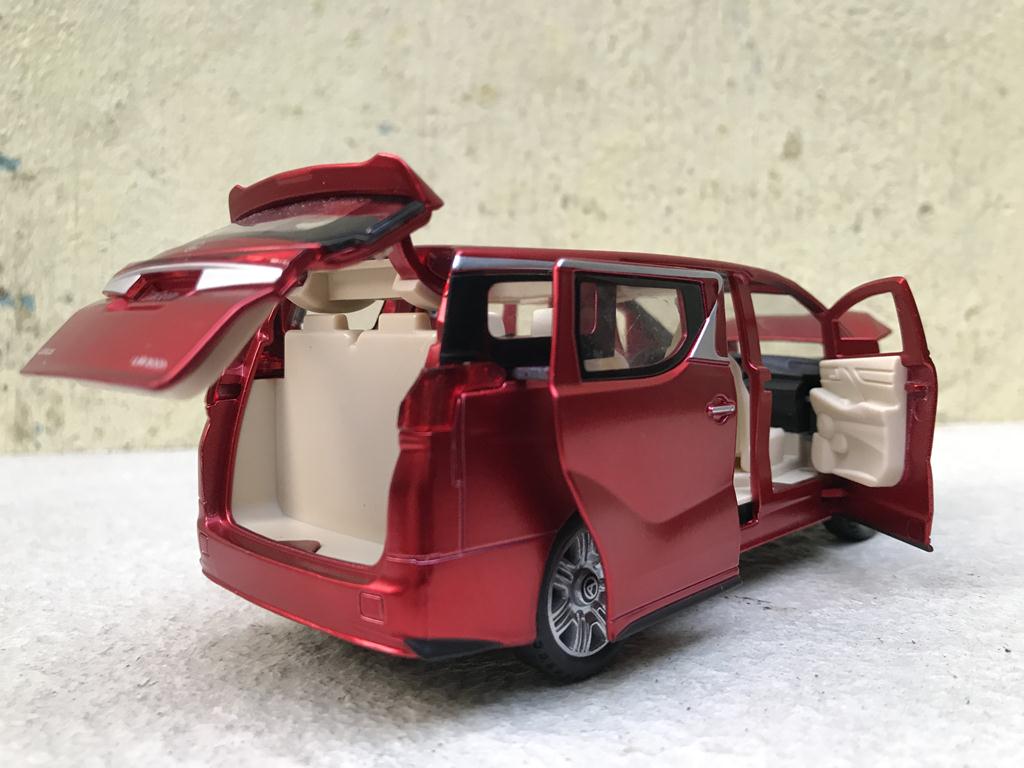 Mô hình xe ô tô LEXUS LM300 - 1:32