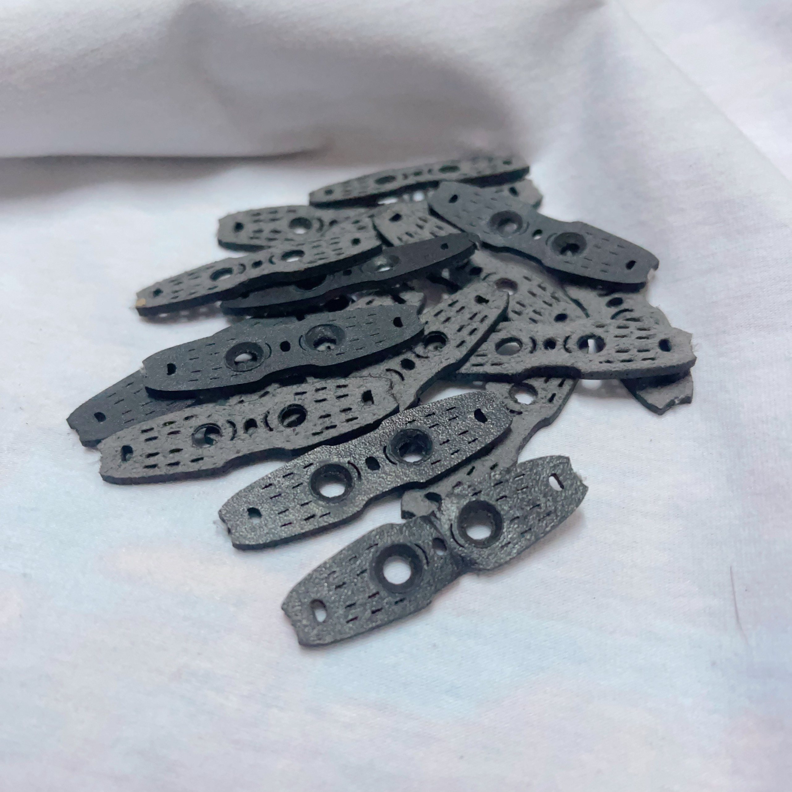 10 Miếng Da GZK Màu Đen 3 Lỗ Bi 6-7-8
