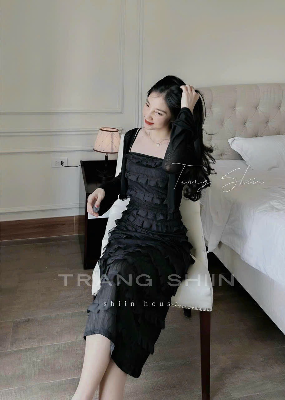 Đầm thời trang nữ mặc đi chơi chất xốp bèo 2 dây maxi kèm áo khoác thun dẻo tay dài trắng đen