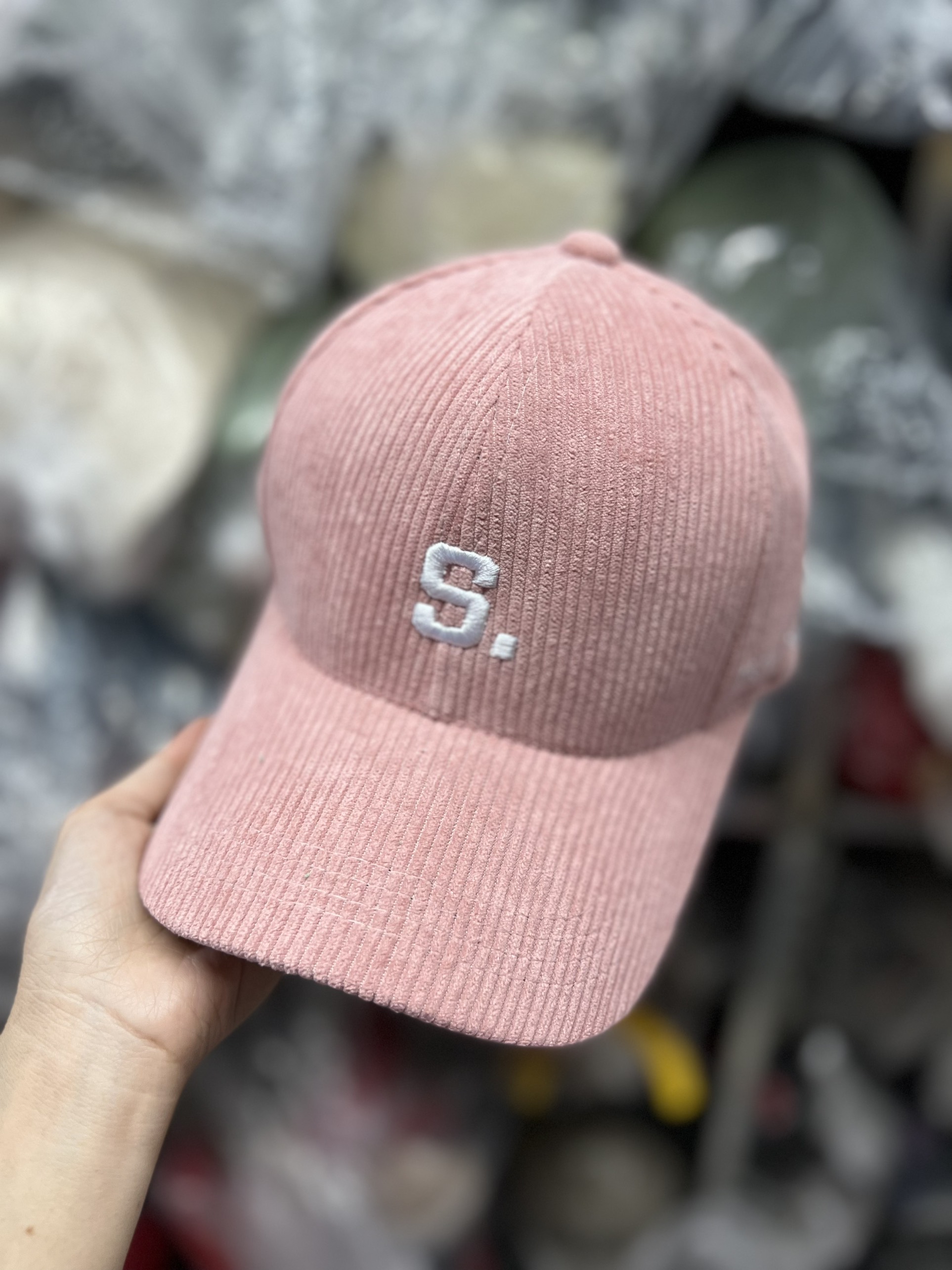 Mũ lưỡi trai nhung - Nón kết thêu chữ cái phong cách Ulzzang form unisex nam nữ