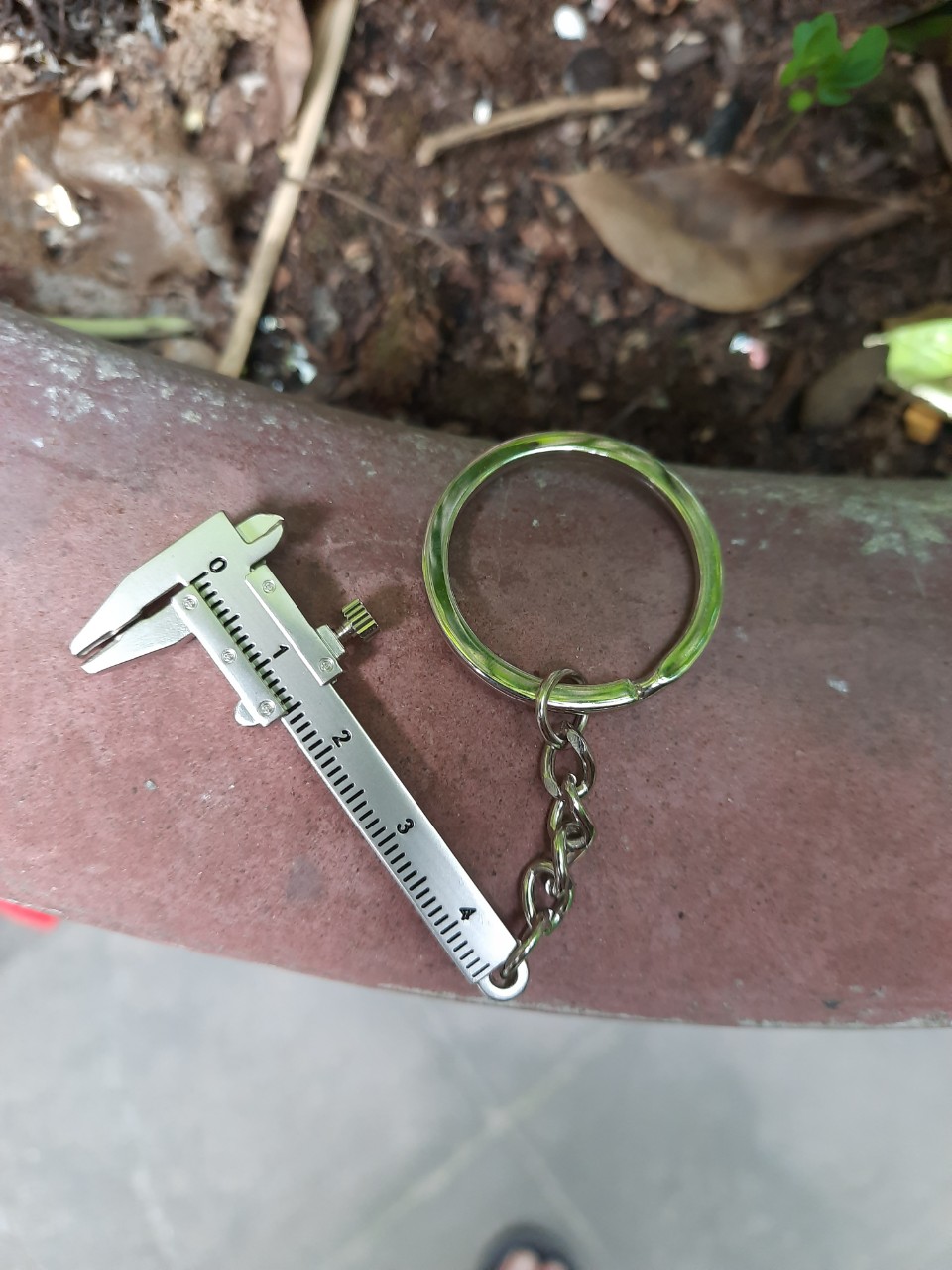 Thước kẹp mini kèm móc khoá chất liệu inox 30mm