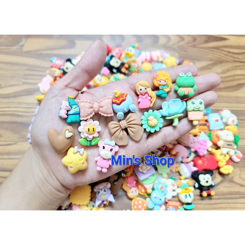 Set 100 charm/center nhám trộn nhiều mẫu xinh (có cả những mẫu ko có trong ảnh)