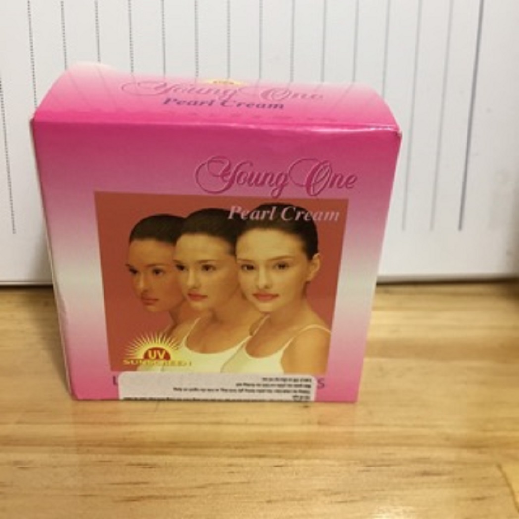 Kem dưỡng trắng da mặt Young One 15g