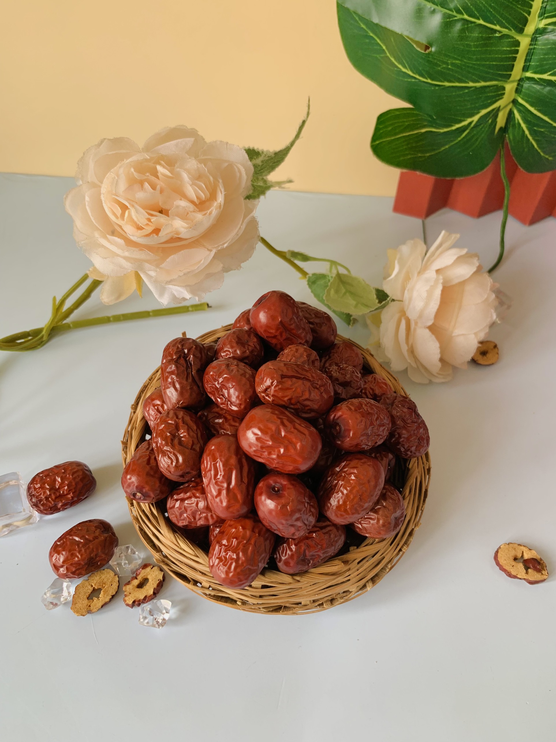 Táo đỏ Tân Cương size Đại 500g Bò Đội Nón