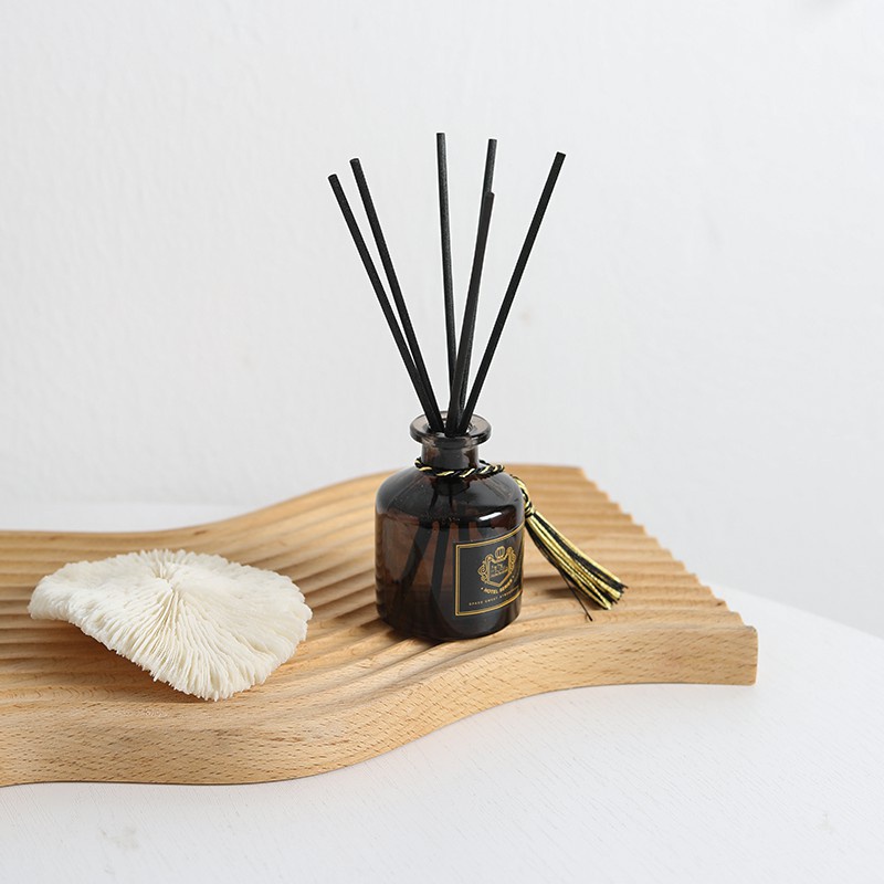 Tinh Dầu Thơm Phòng Que Gỗ Tự Khuếch Tán (CHAI ĐEN) 50mLHottrend