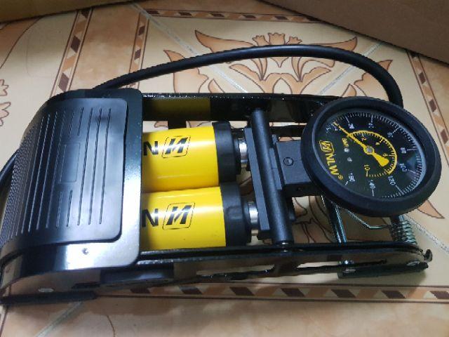 Bơm Xe Ô Tô Xe Máy 2 Ống J44b-01 Bee
