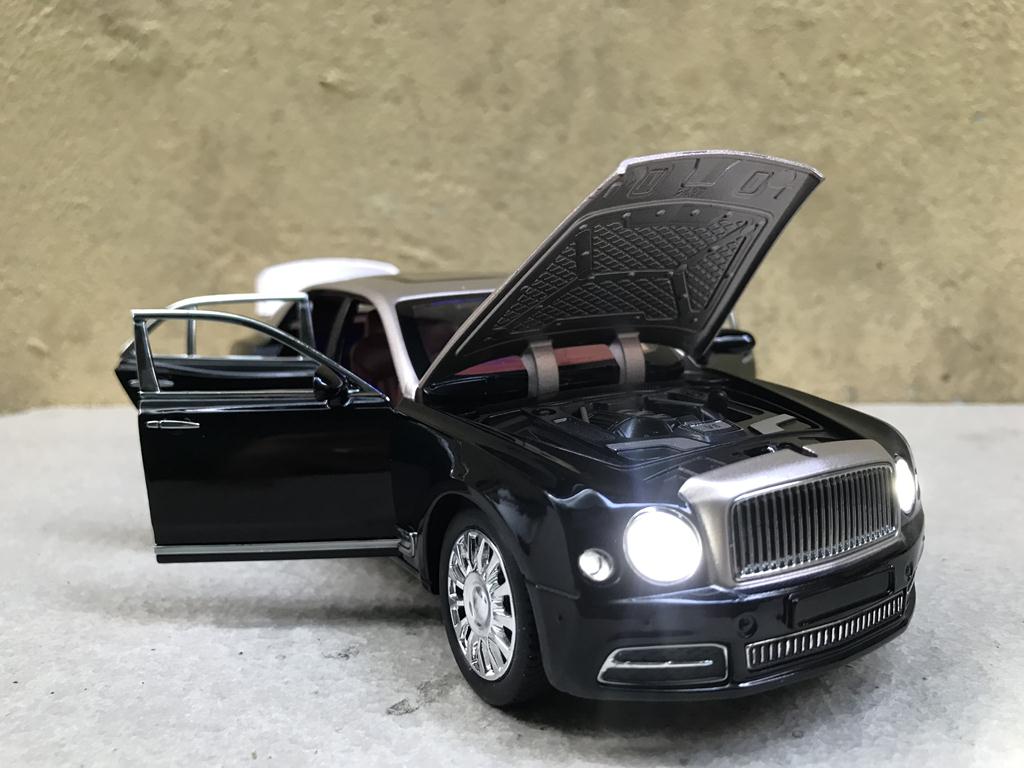 Mô hình xe Bently Muisanne EWB 2023 1:24