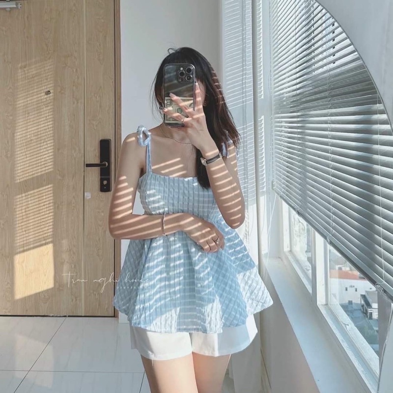 Áo baby doll phối dây nơ.