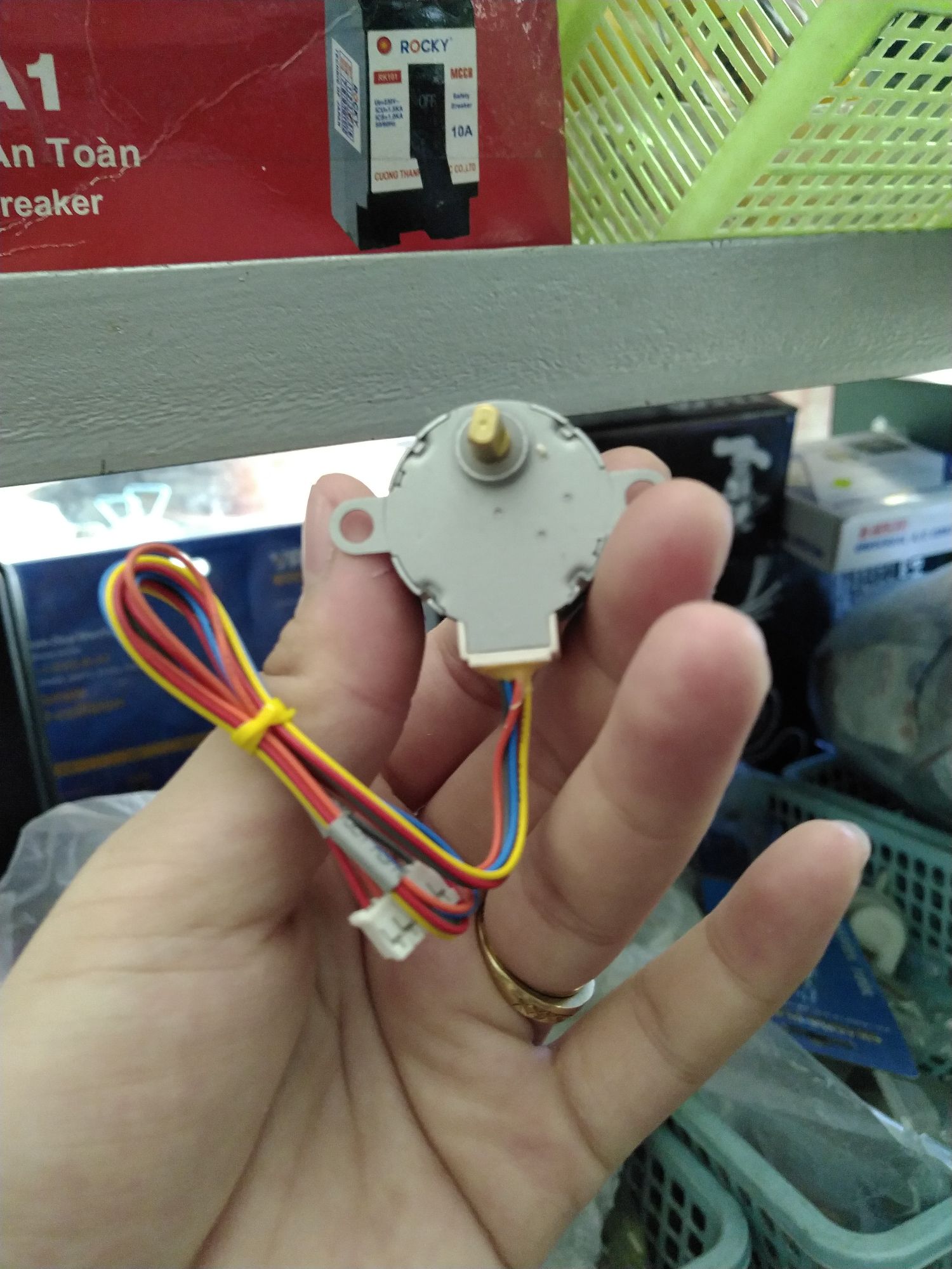 [HCM]motor vẩy đảo gió điều hòa Chân Trung