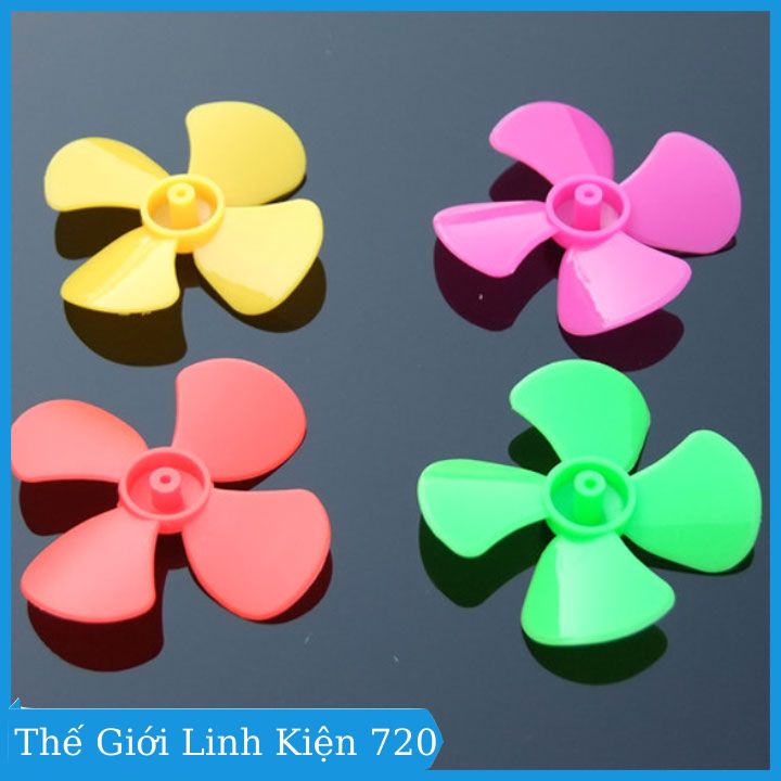 Propeller mini for motor width 56mm shaft 2mm plastic material flexible, 4 Color random