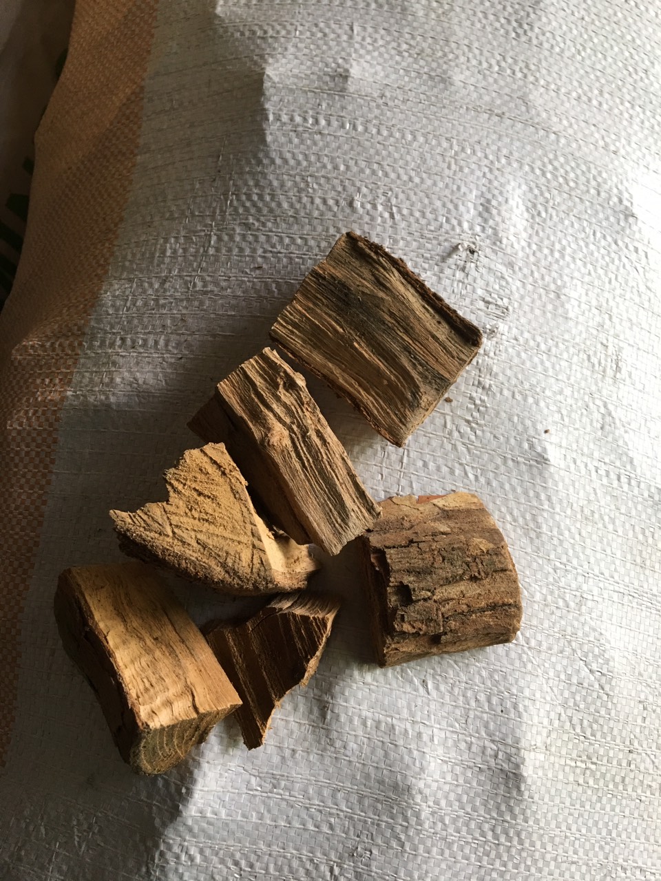 Gỗ sữa cắt khúc trồng hoa lan gói 1kg