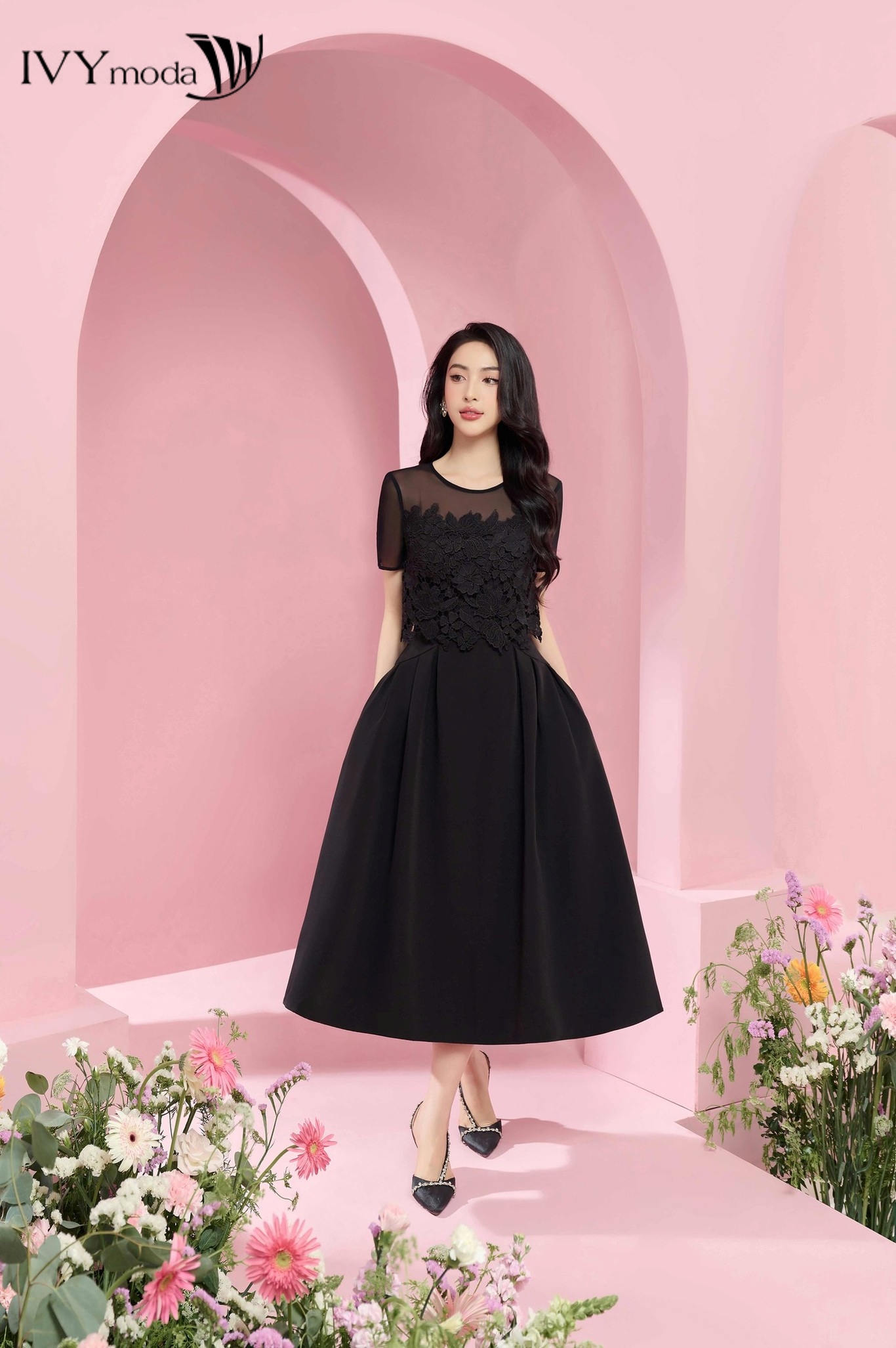 Đầm xòe phối ren hoa IVY moda MS 48M8352