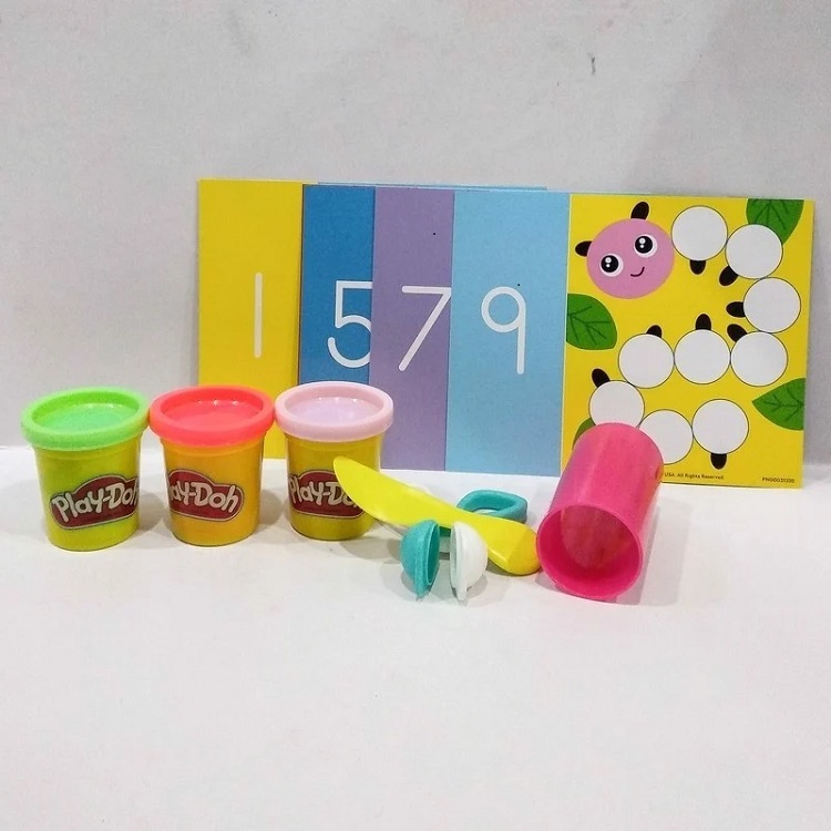 Bộ đồ chơi đất nặn số học cơ bản Play-Doh E3732