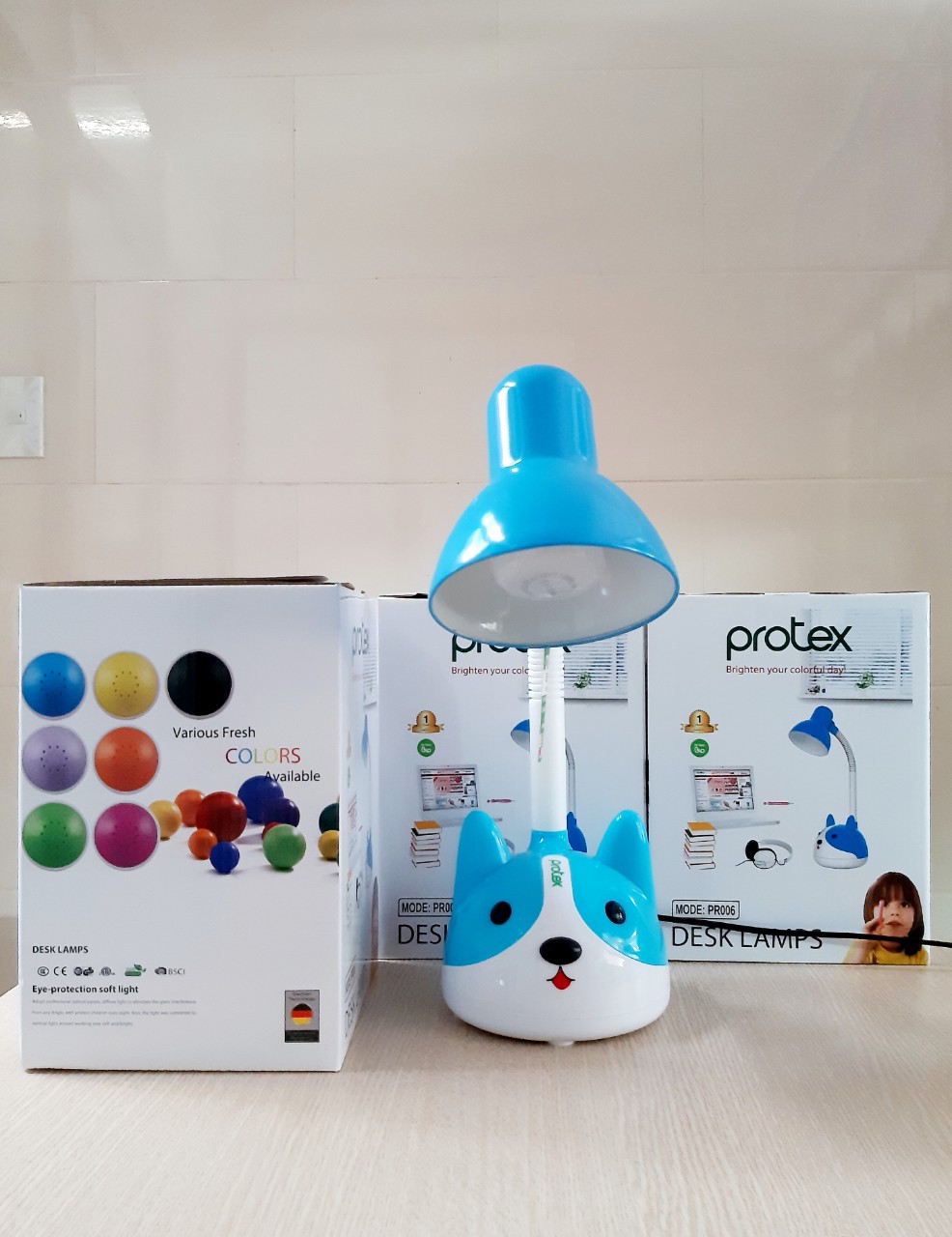 PROTEX đèn bàn chống cận thị PR006