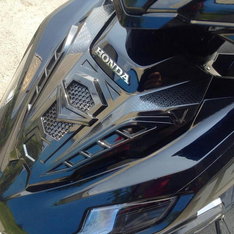 Mặt nạ xe máy, chỉ mũi xe máy gắn xe AIR BLADE đời 2020 độ thể hiện cá tính (màu đen)