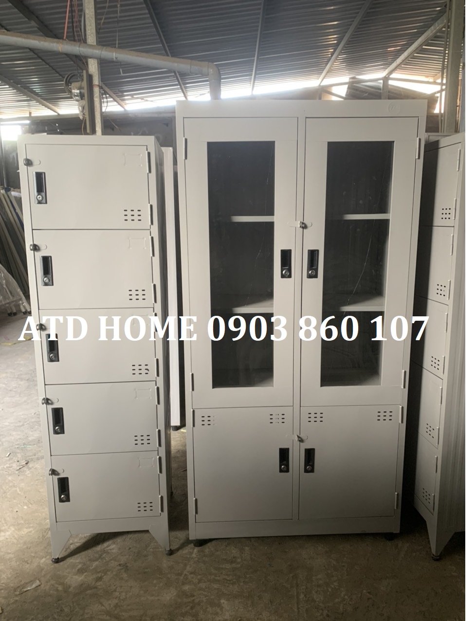 Tủ hồ sơ kính văn phòng đựng i liệu công ty màu xám trắng tĩnh điện ánh thật 2 cánh cao 1m8- tủ locker đựng tài liệu