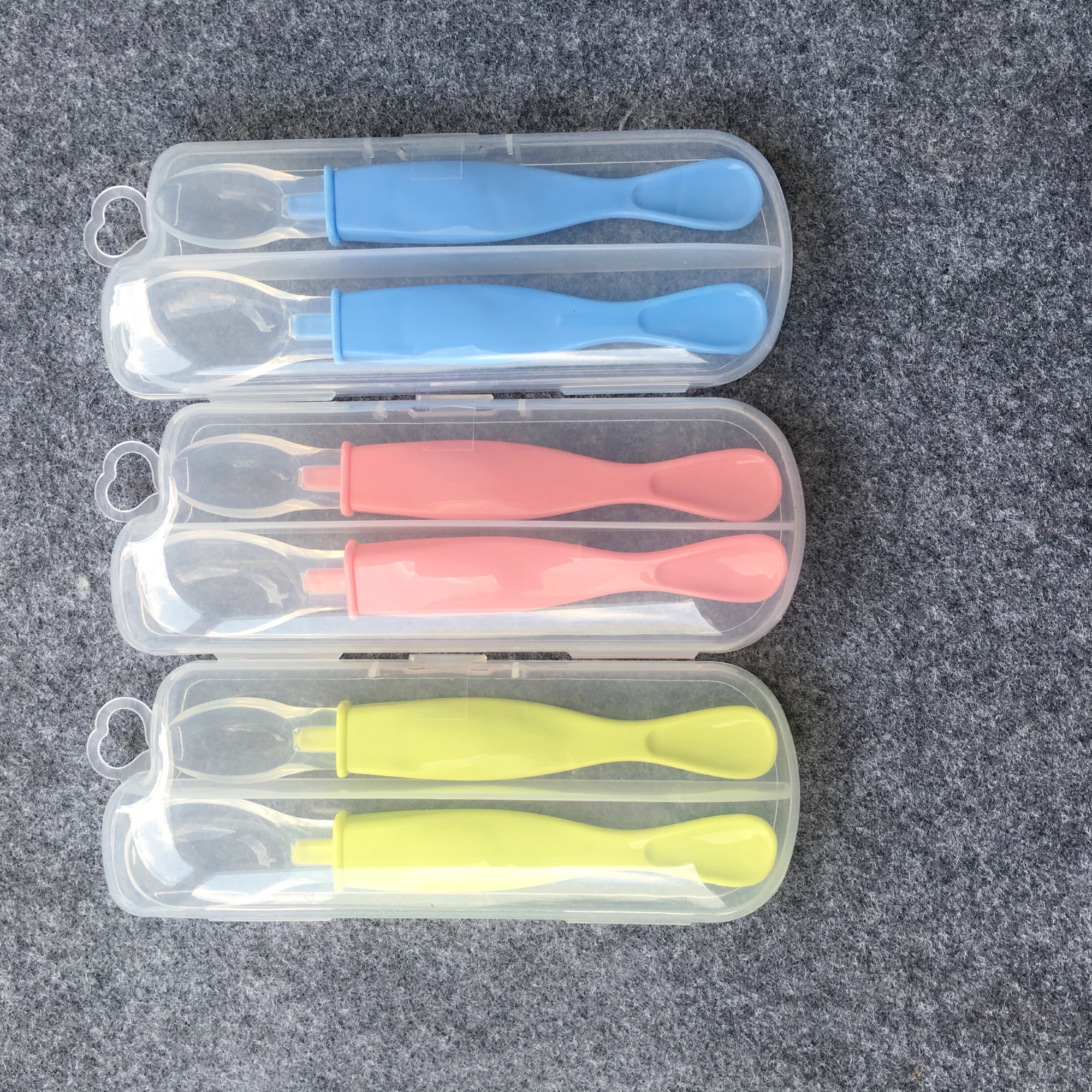 Set 2 thìa silicon có hộp cho bé