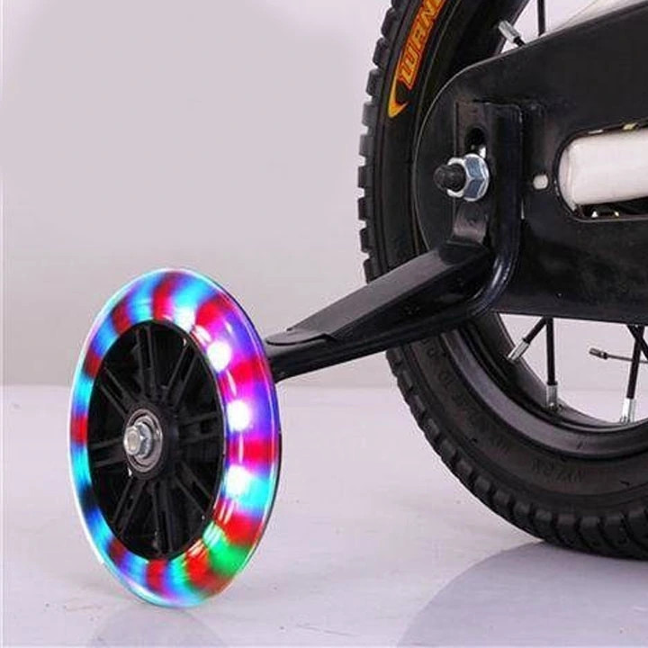 Bánh phụ xe đạp trẻ em, có đèn led phát sáng.